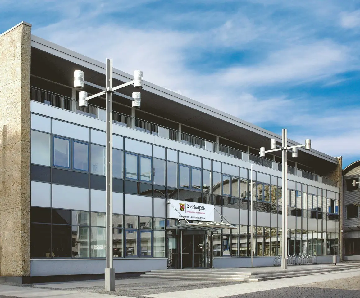 Außenansicht der Rheinischen Landesbibliothek in Koblenz. © Gauls bearb. LBZ